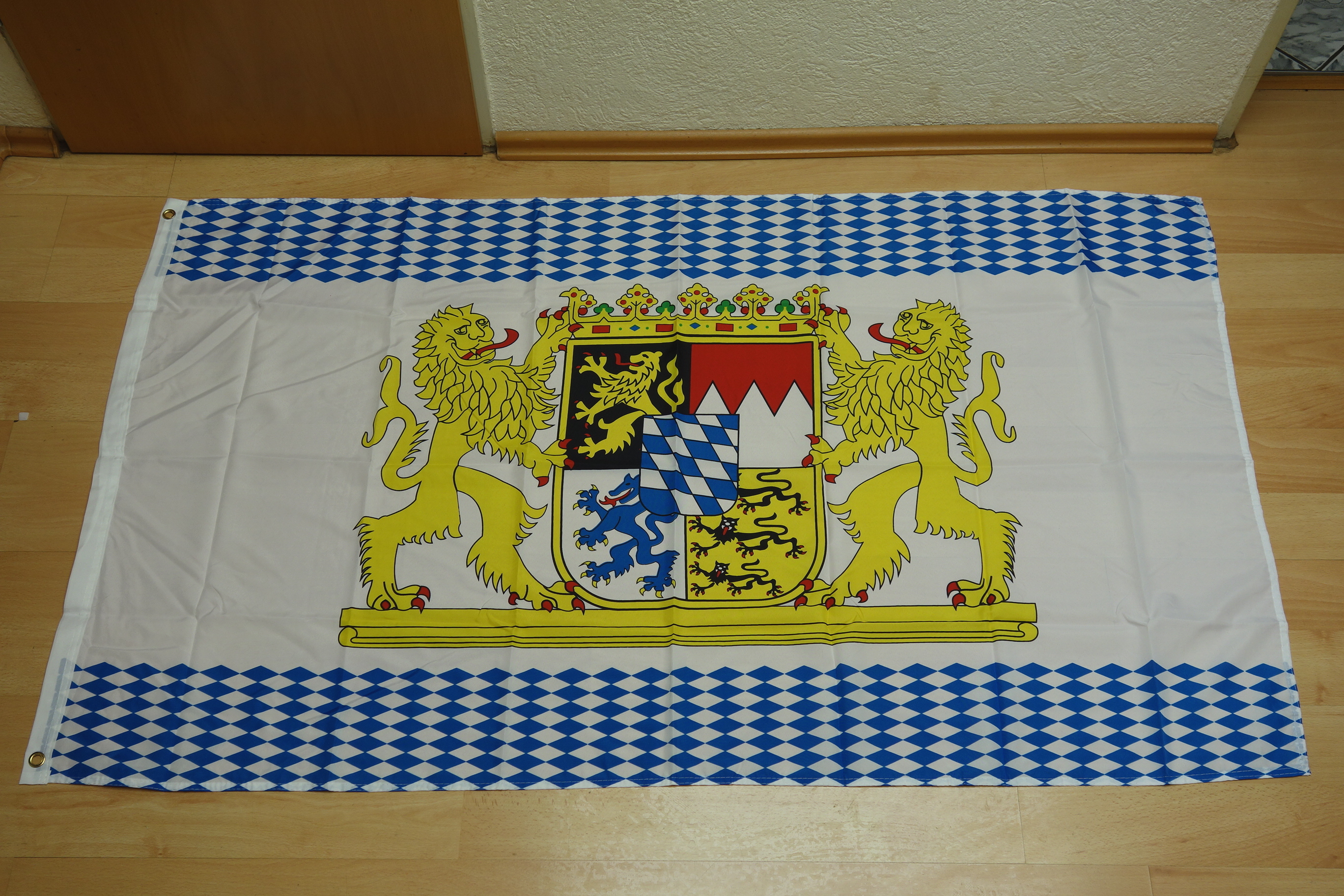 90 x 150 Flagge Niedersachsen Bewahre uns vor Feuer Wasser Wind und Allen die 
