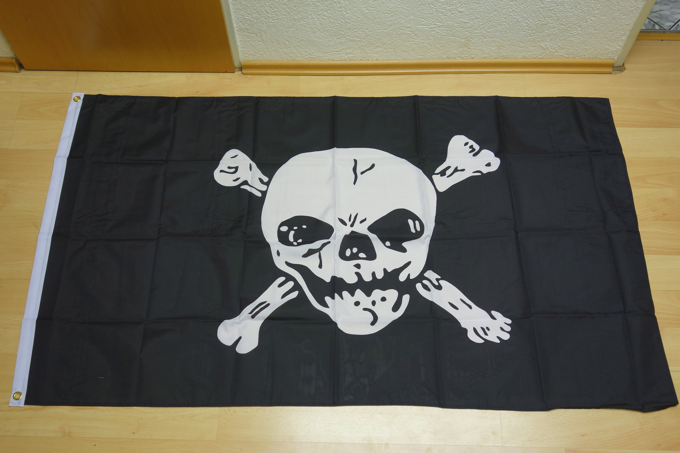 Pirat Totenkopf Knochen - 90 x 150 cm